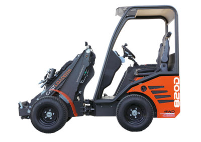 Cast Loaders 820D available at TNE Distributing compact articulating loaders