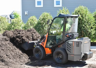 Cast Loaders are great with mulch jobs