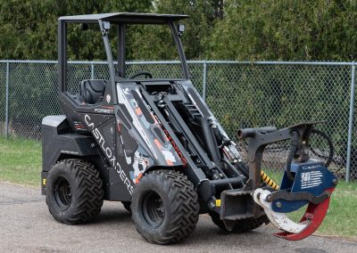 Cast Loaders 33D Forest Articulated Wheel Loaders. Compact loaders for Tree Removal and Landscaping